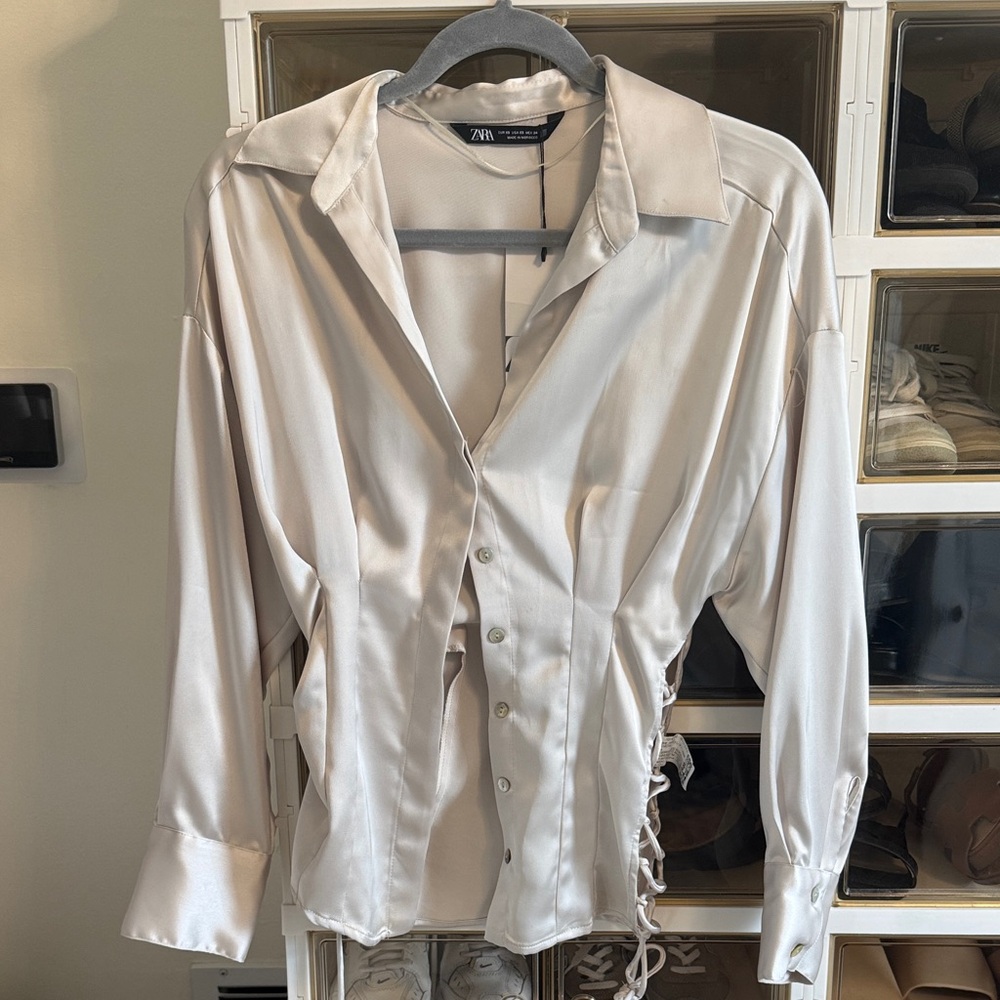 Zara Women's Elegant Cream Blazer